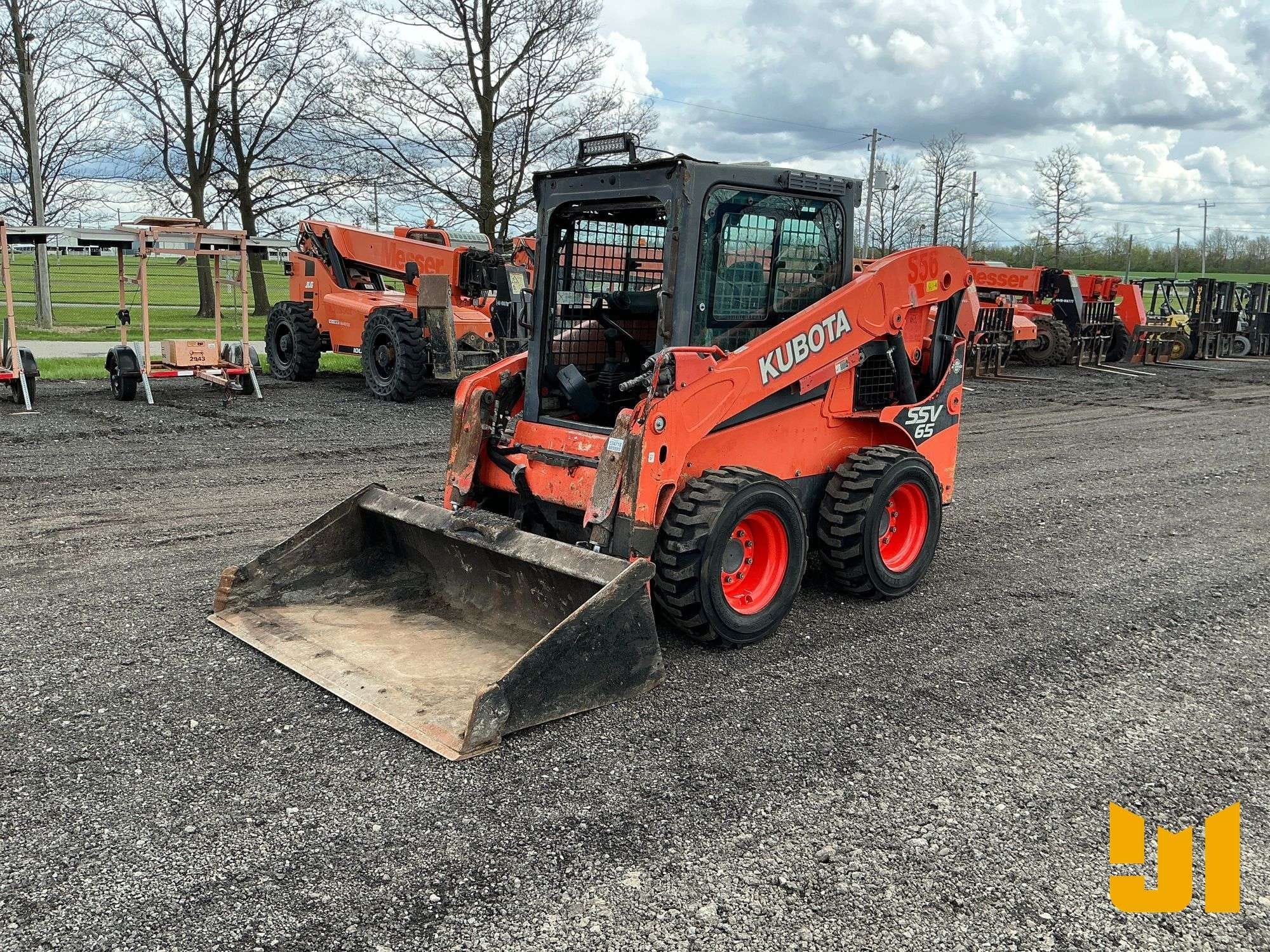 2019 Kubota SSV65 Equipment Image0