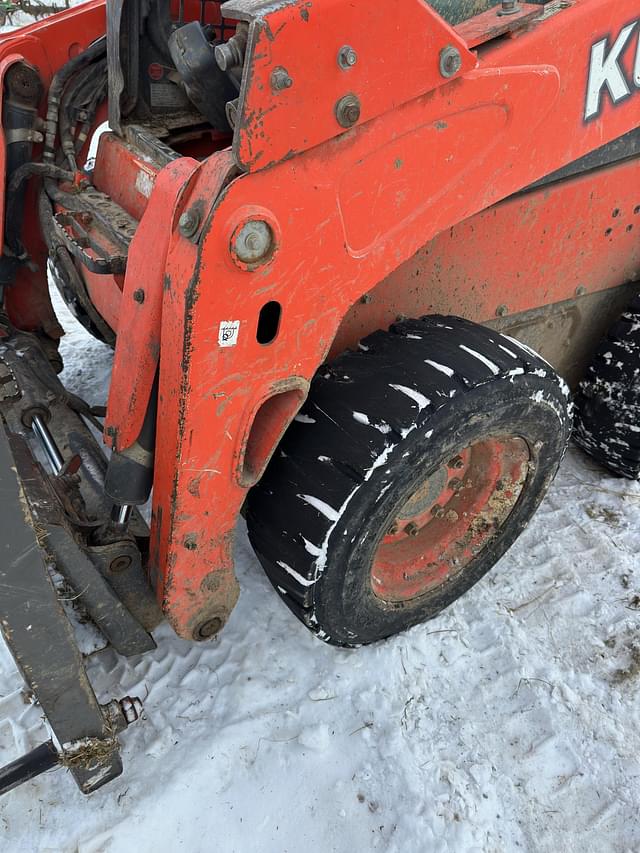 Image of Kubota SSV65 equipment image 4