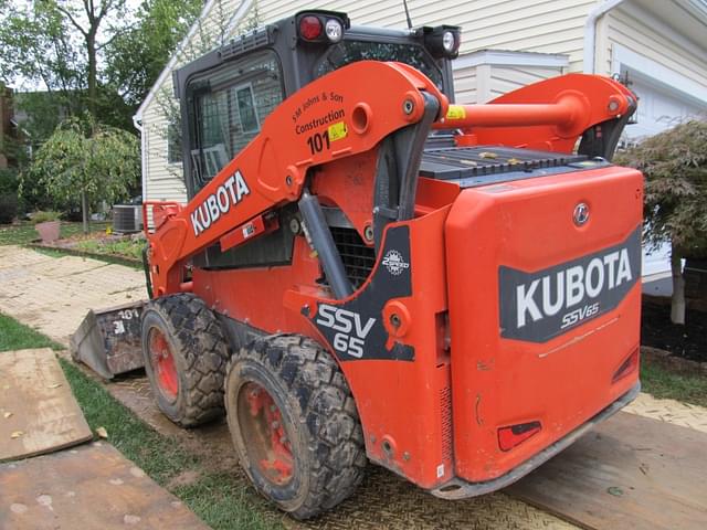 Image of Kubota SSV65 equipment image 2