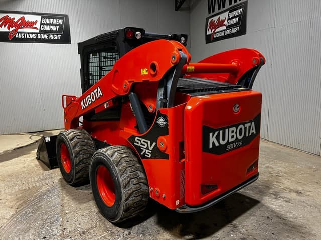 Image of Kubota SSV75 equipment image 2