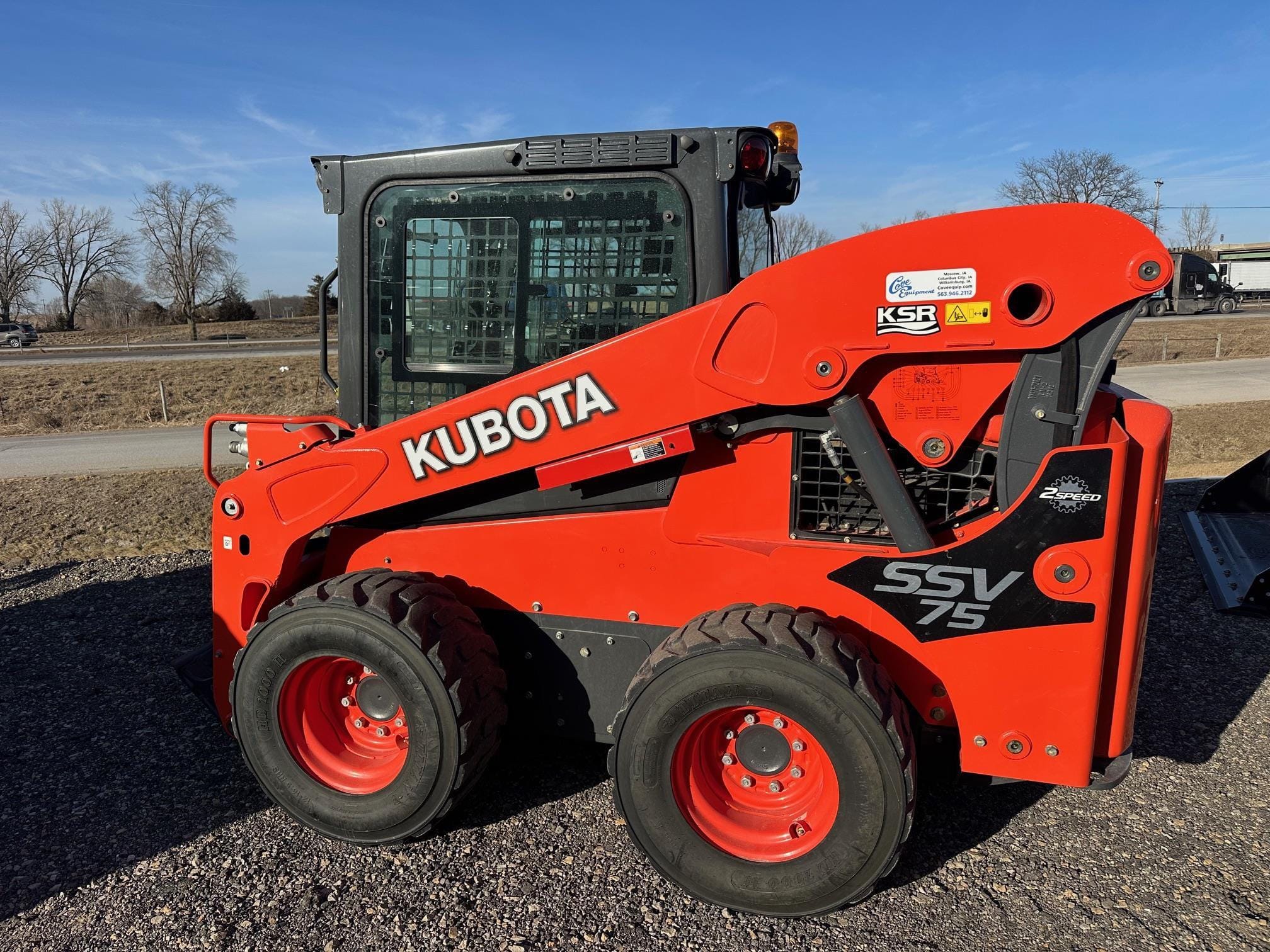 2019 Kubota SSV75 Equipment Image0