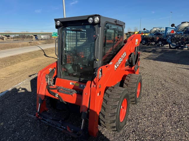 Image of Kubota SSV75 equipment image 1