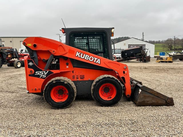 Image of Kubota SSV75 equipment image 4