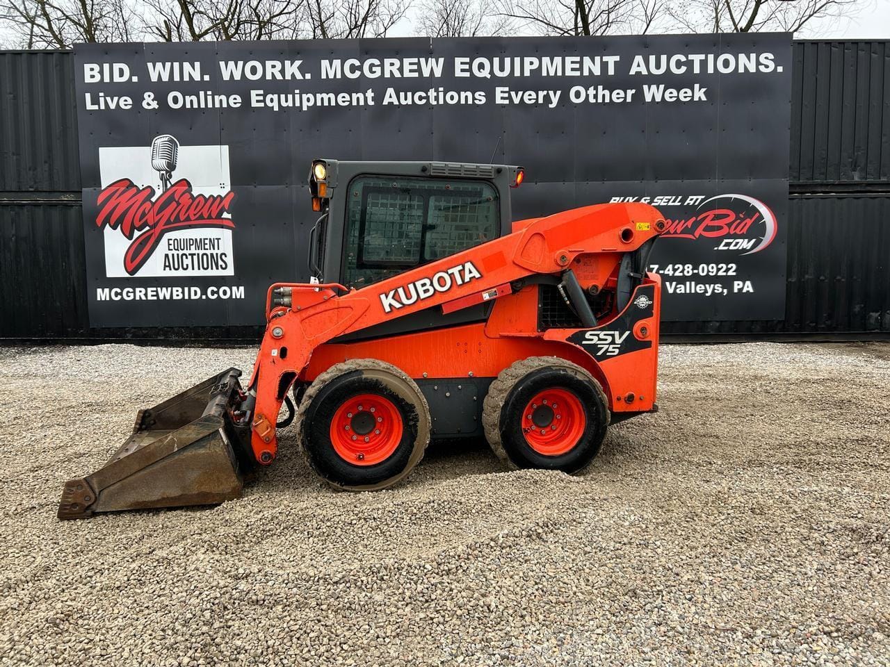 2019 Kubota SSV75 Equipment Image0