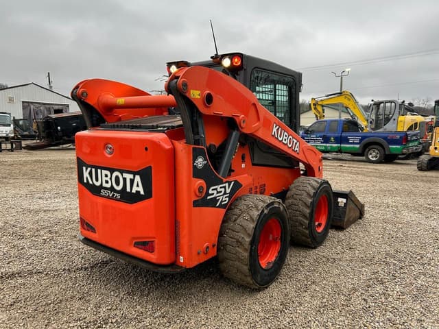 Image of Kubota SSV75 equipment image 3