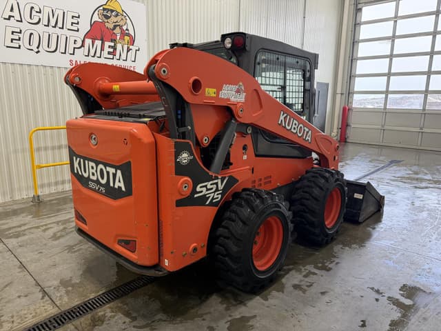 Image of Kubota SSV75 equipment image 3