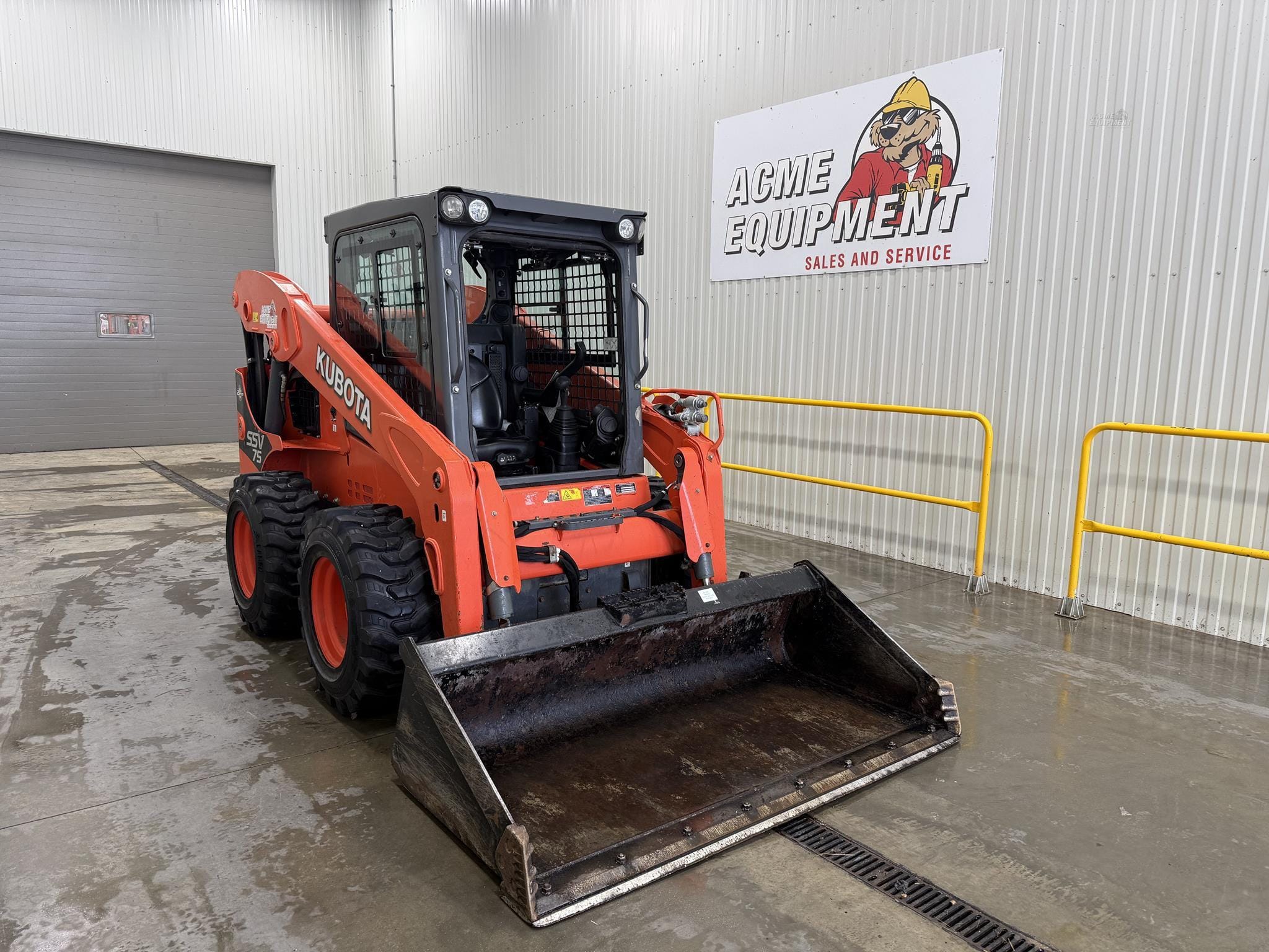 2019 Kubota SSV75PHC Equipment Image0