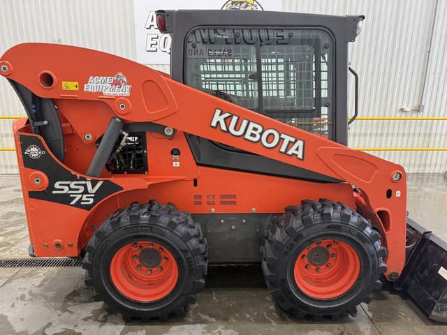 Image of Kubota SSV75 equipment image 2