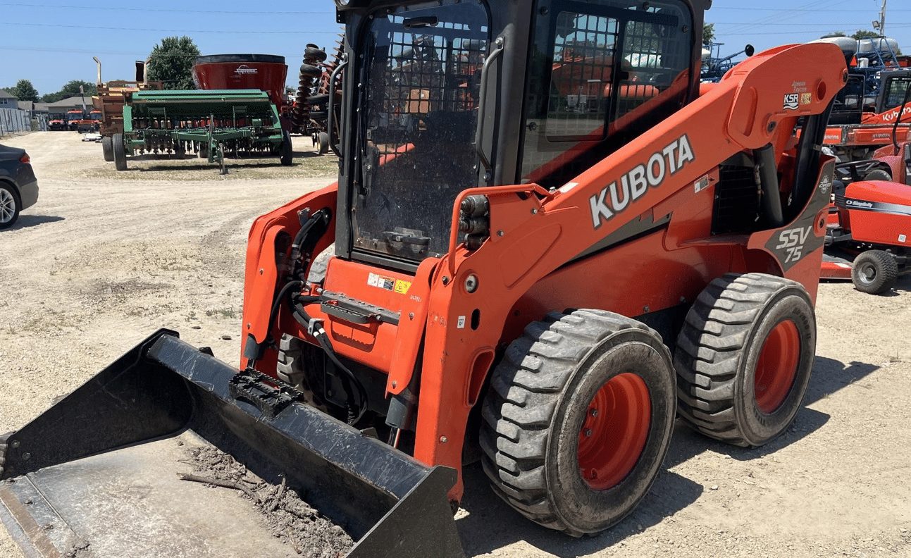 2019 Kubota SSV75PHFRC Equipment Image0