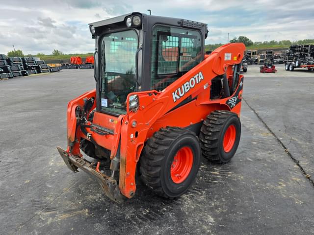 Image of Kubota SSV75 equipment image 2