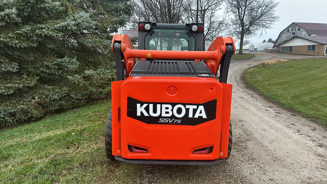 Image of Kubota SSV75 equipment image 4