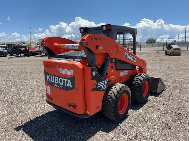 Image of Kubota SSV75 equipment image 4