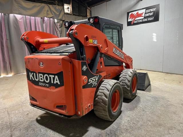 Image of Kubota SSV75 equipment image 4