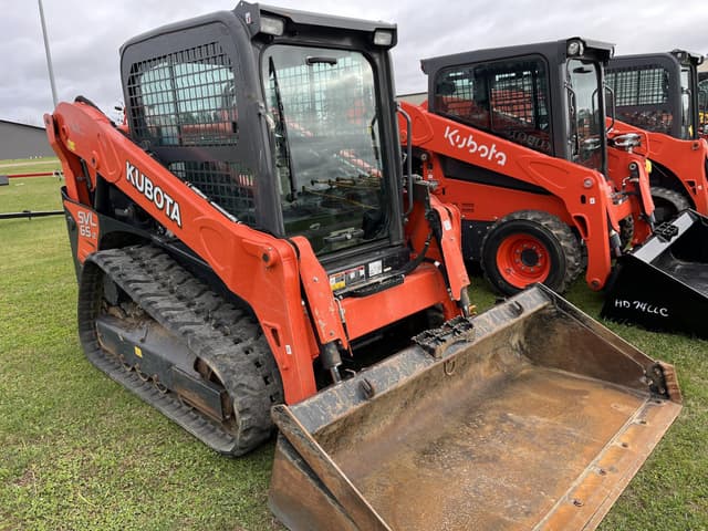 Image of Kubota SVL65-2 equipment image 2