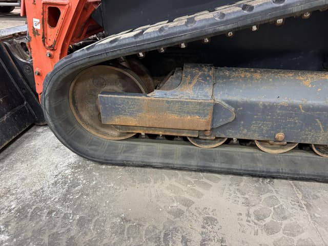 Image of Kubota SVL65-2 equipment image 3