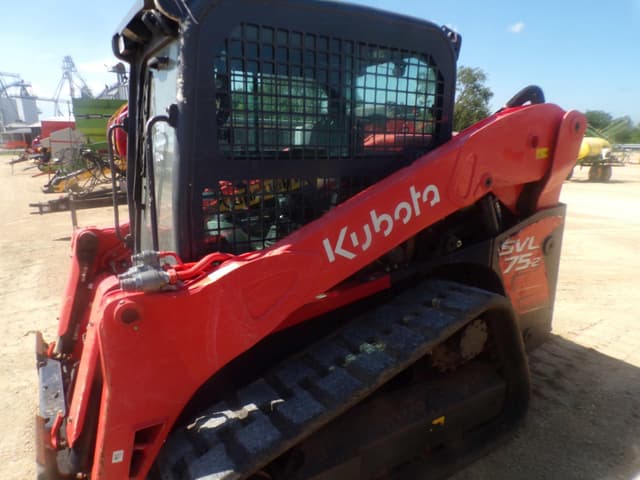 Image of Kubota SVL75-2 equipment image 4