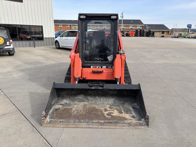 Image of Kubota SVL75-2 equipment image 2