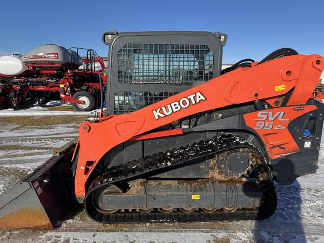 Image of Kubota SVL95-2 equipment image 2