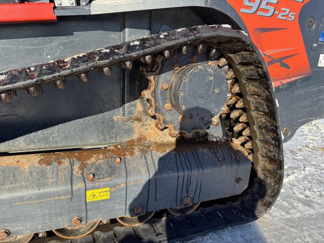 Image of Kubota SVL95-2 equipment image 4