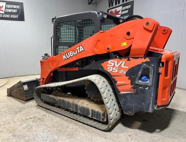Image of Kubota SVL95-2 equipment image 2