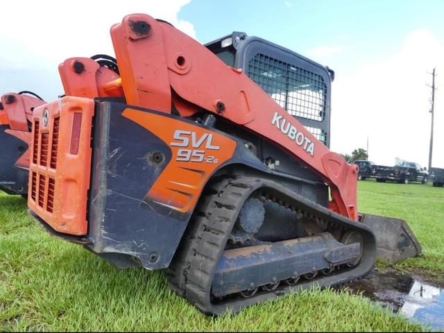 Image of Kubota SVL95-2S equipment image 2