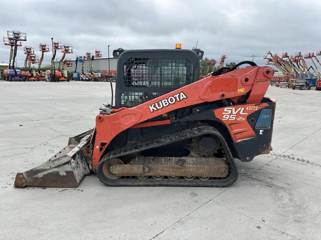 Image of Kubota SVL95-2S equipment image 2