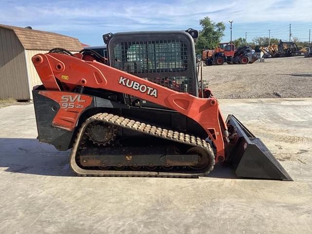 Image of Kubota SVL95-2S equipment image 4