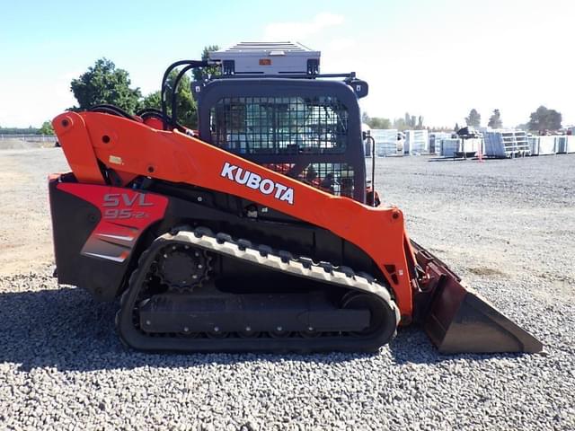 Image of Kubota SVL95-2S equipment image 2