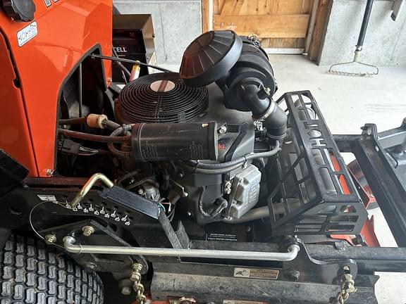 Image of Kubota SZ19-36 equipment image 3