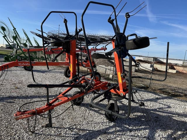 Image of Kubota TE4052T equipment image 2