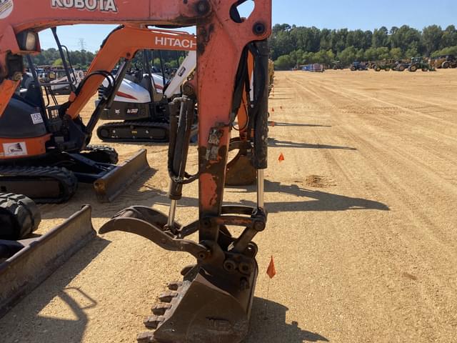 Image of Kubota U35-4 equipment image 4