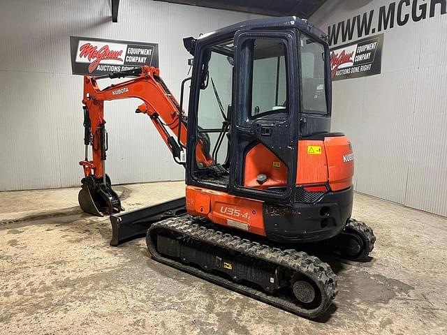 Image of Kubota U35-4 equipment image 2