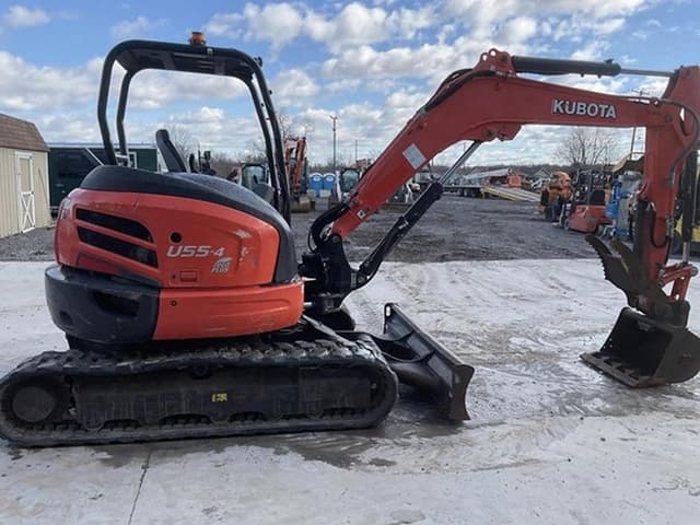 Image of Kubota U55-4 equipment image 4