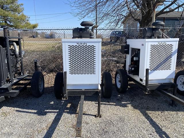 Image of Kubota V3600-T equipment image 3