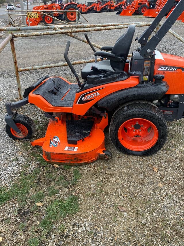 Image of Kubota ZD1211 equipment image 4
