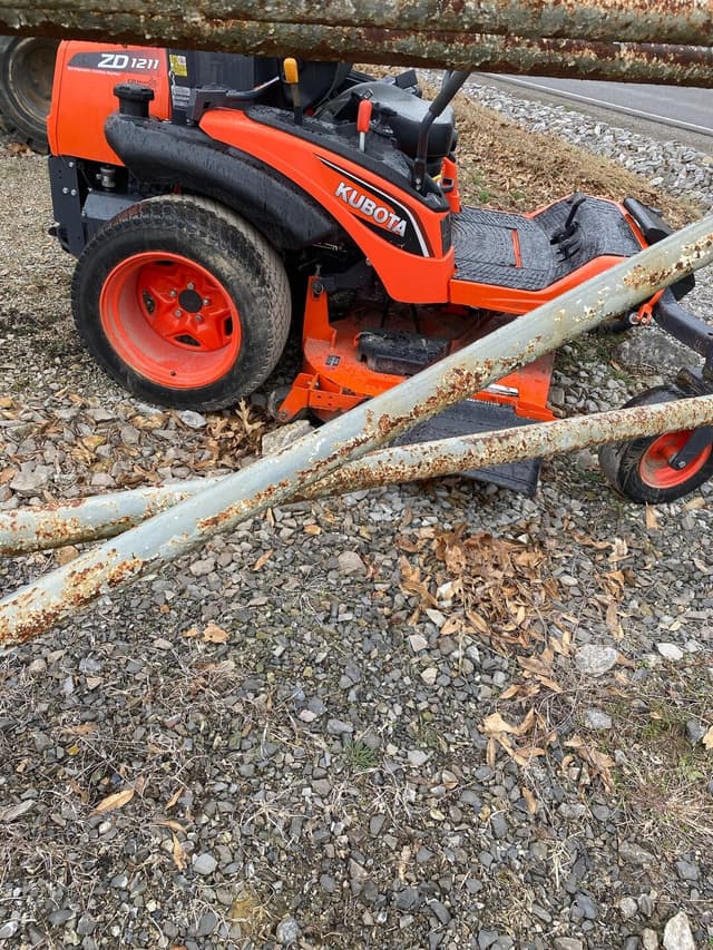 Image of Kubota ZD1211 equipment image 1