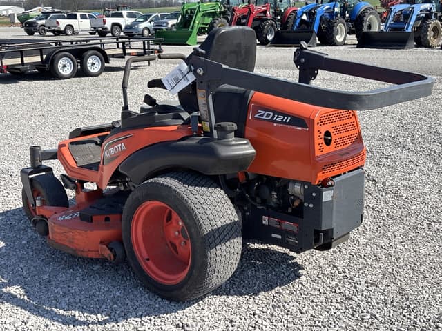 Image of Kubota ZD1211 equipment image 4