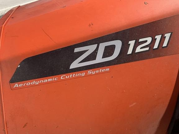 Image of Kubota ZD1211 equipment image 4