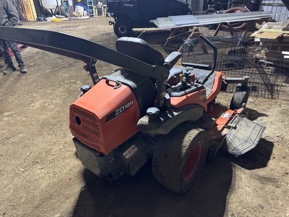 Image of Kubota ZD1211 equipment image 4