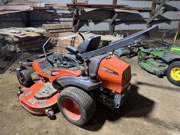 Image of Kubota ZD1211 equipment image 2