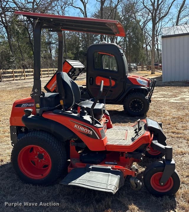 Image of Kubota ZD1211 equipment image 3