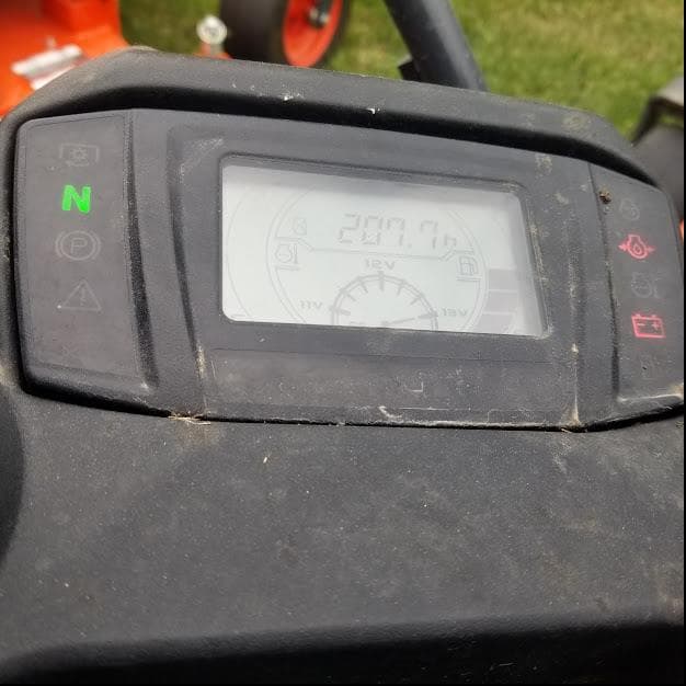 Image of Kubota ZD1211L equipment image 4