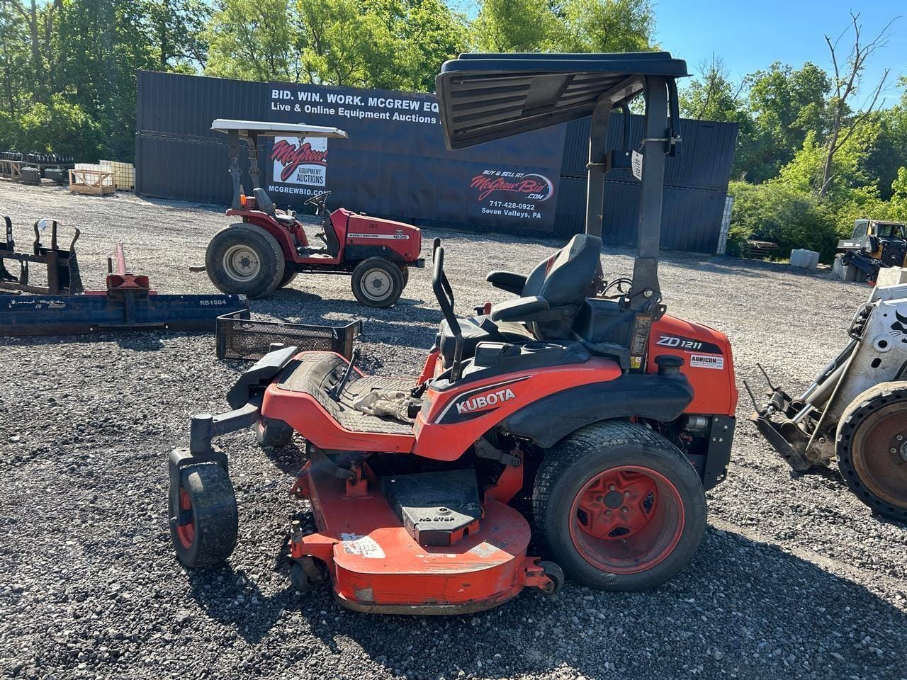 2019 Kubota ZD1211L Equipment Image0