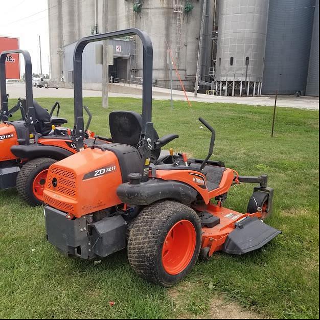 Image of Kubota ZD1211L equipment image 3