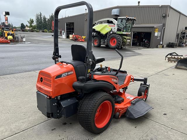 Image of Kubota ZD1211L equipment image 4