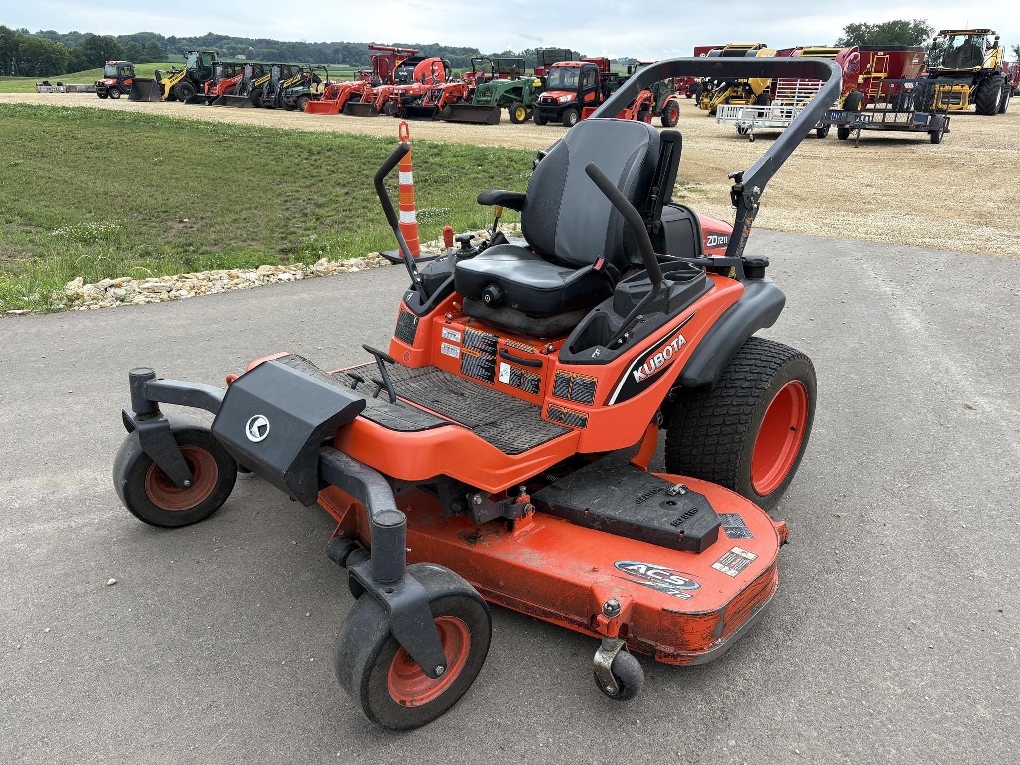 2019 Kubota ZD1211 Equipment Image0