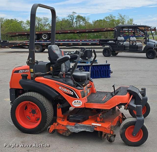 Image of Kubota ZD1211L equipment image 3