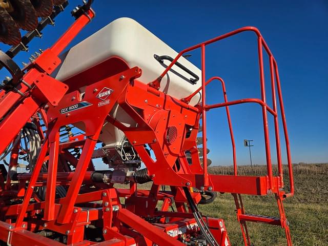 Image of Kuhn Excelerator 8005 equipment image 3