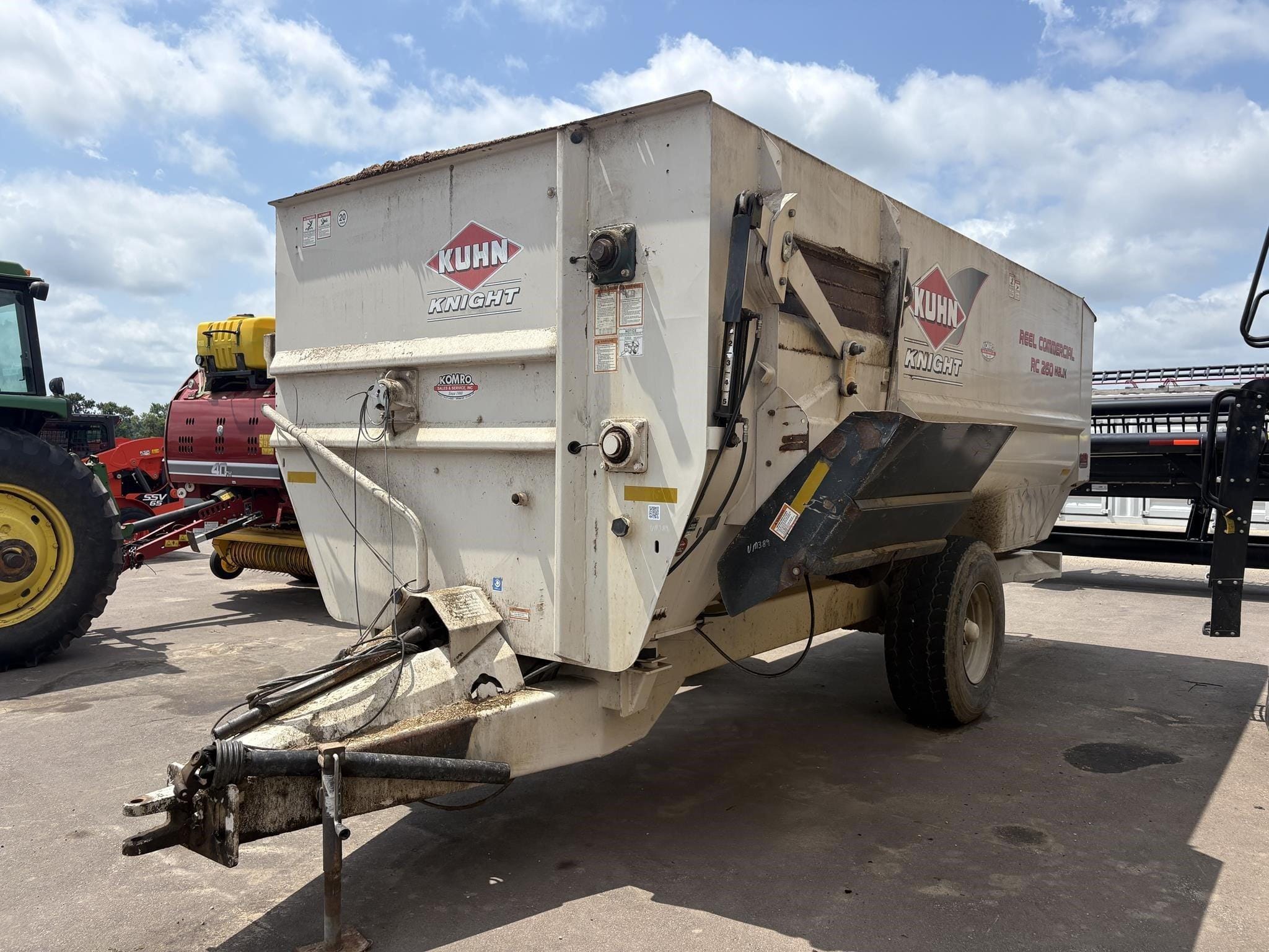 2019 Kuhn Knight RC260 Equipment Image0