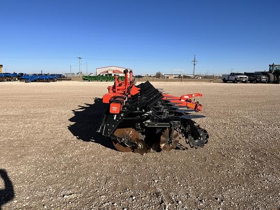 2019 Kuhn Krause Gladiator 1205 Equipment Image0